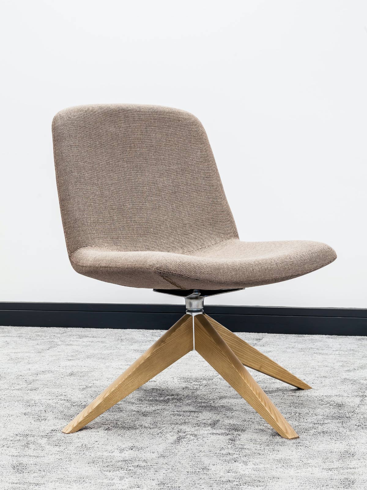 Rotating office chair